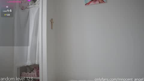 Snapshot of pureangeldolores chatting on 02/27/25, 02:32 i dont do shows for free. watching here silently and waiting for me to start showing you something for free is useless online show from 02/27/25, 02:32