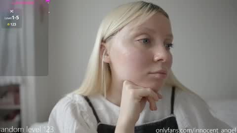 Snapshot of pureangeldolores chatting on 03/03/25, 01:31 i dont do shows for free. watching here silently and waiting for me to start showing you something for free is useless online show from 03/03/25, 01:31