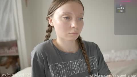 Snapshot of pureangeldolores chatting on 10/27/25, 12:53 i dont do shows for free. watching here silently and waiting for me to start showing you something for free is useless online show from 10/27/25, 12:53