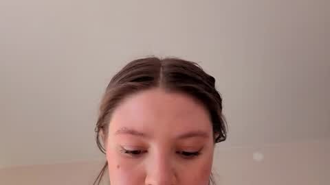 Snapshot of puree_eva chatting on 06/24/26, 06:01 Eva online show from 06/24/26, 06:01