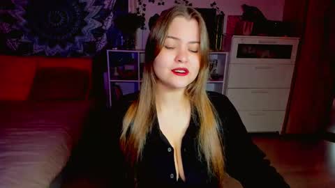 Snapshot of purehanna chatting on 12/04/25, 02:15 Miss Hanna online show from 12/04/25, 02:15