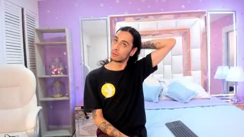 Snapshot of puretemptation_ chatting on 06/02/26, 07:27 Experienced guys online show from 06/02/26, 07:27