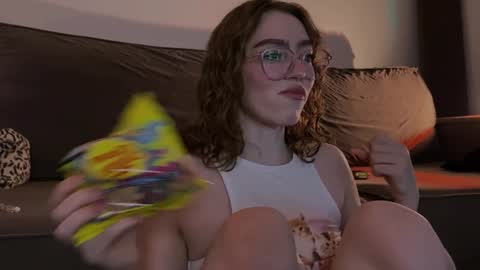 Marie online show from 12/22/24, 10:25