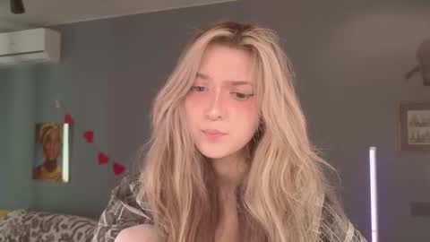 Bella online show from 03/25/26, 05:35