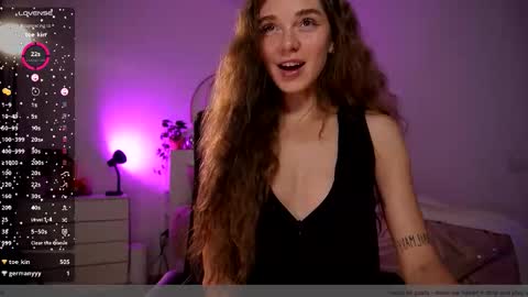 Snapshot of purple_baby chatting on 10/25/25, 06:02 Sasha  wait you here 6 of November. will celebrate my B- day online show from 10/25/25, 06:02