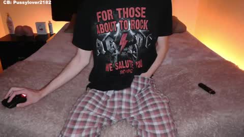 pussylover2182 online show from 09/29/25, 03:00