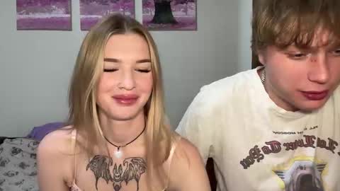 Snapshot of pussymoneywet chatting on 09/19/25, 12:39 Lina online show from 09/19/25, 12:39