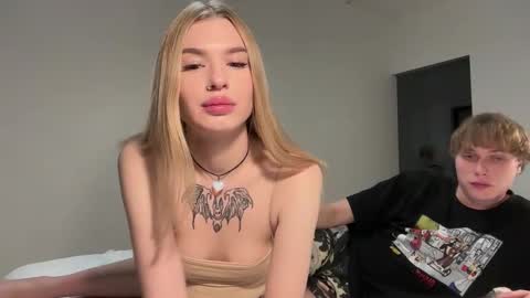 Snapshot of pussymoneywet chatting on 10/01/25, 12:49 Lina online show from 10/01/25, 12:49