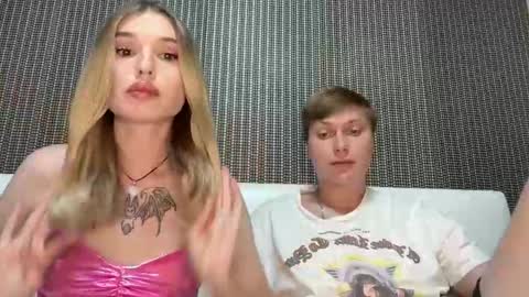 Snapshot of pussymoneywet chatting on 10/22/25, 11:32 Lina online show from 10/22/25, 11:32