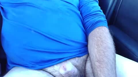 pyrichar31 online show from 12/01/25, 07:52