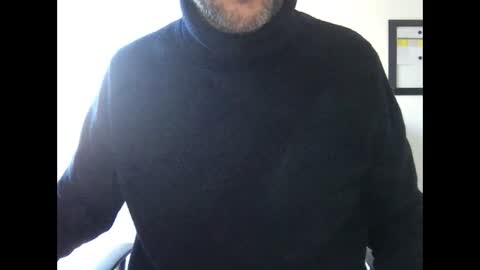 Snapshot of qsx9 chatting on 12/16/24, 02:27 Quentin online show from 12/16/24, 02:27