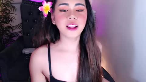 qt_luna18 online show from 12/06/24, 05:11