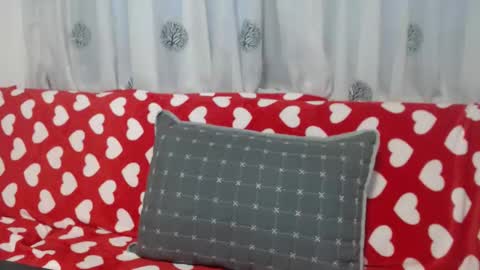 Hellene online show from 10/17/25, 04:26