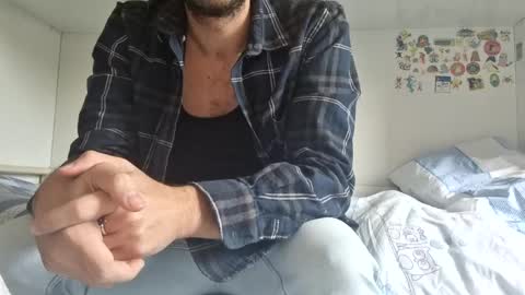 Snapshot of quantosibel chatting on 12/03/25, 12:47 quantosibel online show from 12/03/25, 12:47