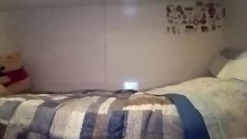 Snapshot of quantosibel chatting on 12/14/25, 06:23 quantosibel online show from 12/14/25, 06:23