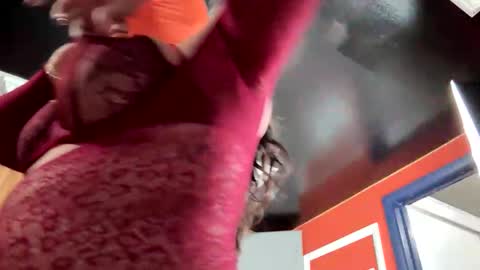 quecosatanrica online show from 10/23/25, 08:40