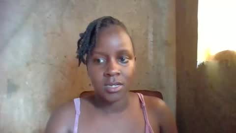 Snapshot of queen014 chatting on 11/09/25, 12:47 queen014 online show from 11/09/25, 12:47