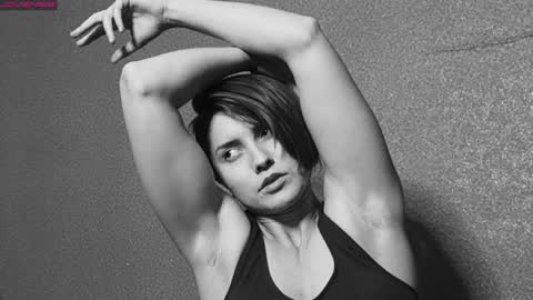 Lola online show from 02/23/25, 08:00