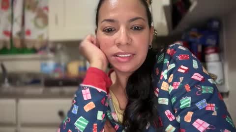 queen69138 online show from 11/13/25, 08:02