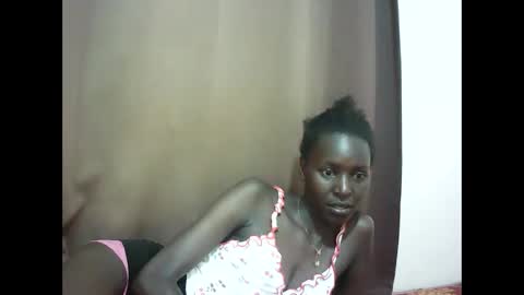 Snapshot of queen_0012 chatting on 04/12/26, 08:52 asher online show from 04/12/26, 08:52
