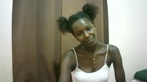 Snapshot of queen_0012 chatting on 04/18/26, 07:23 asher online show from 04/18/26, 07:23