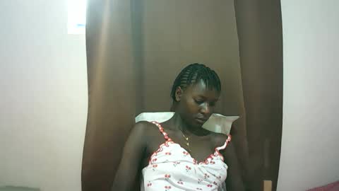 Snapshot of queen_0012 chatting on 04/20/26, 08:28 asher online show from 04/20/26, 08:28
