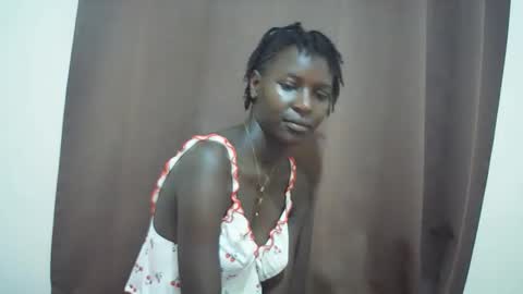 Snapshot of queen_0012 chatting on 05/01/26, 09:03 asher online show from 05/01/26, 09:03