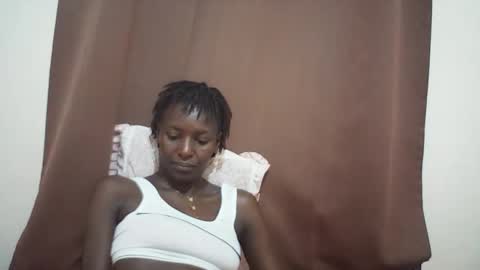 Snapshot of queen_0012 chatting on 05/05/26, 09:23 asher online show from 05/05/26, 09:23