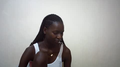 Snapshot of queen_0012 chatting on 06/19/26, 10:46 asher online show from 06/19/26, 10:46