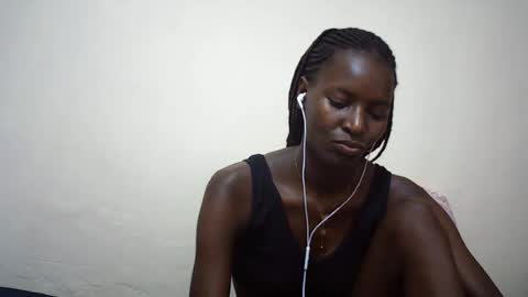 Snapshot of queen_0012 chatting on 06/23/26, 07:17 asher online show from 06/23/26, 07:17