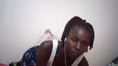 Snapshot of queen_0012 chatting on 07/10/26, 07:45 asher online show from 07/10/26, 07:45