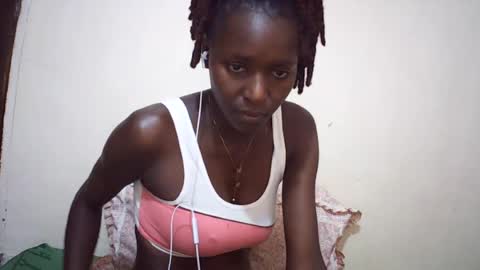 Snapshot of queen_0012 chatting on 07/28/26, 11:17 asher online show from 07/28/26, 11:17