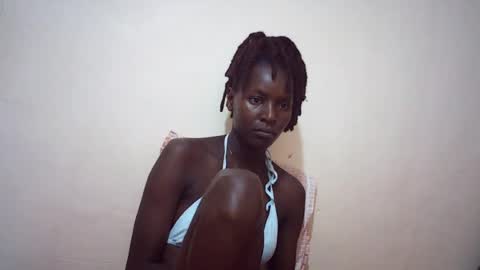 Snapshot of queen_0012 chatting on 07/31/26, 12:04 asher online show from 07/31/26, 12:04