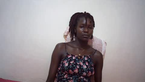Snapshot of queen_0012 chatting on 08/08/26, 12:29 asher online show from 08/08/26, 12:29