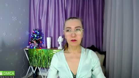 Snapshot of queen_a_n_i chatting on 12/17/24, 11:06 A N I  Ill be here on December 1st online show from 12/17/24, 11:06