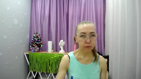 Snapshot of queen_a_n_i chatting on 12/25/24, 10:28 A N I  Ill be here on December 1st online show from 12/25/24, 10:28