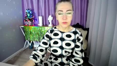 Snapshot of queen_a_n_i chatting on 01/02/25, 07:12 A N I  Ill be here on December 1st online show from 01/02/25, 07:12