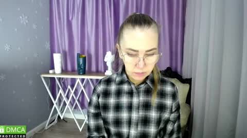 Snapshot of queen_a_n_i chatting on 01/26/25, 09:08 A N I  Ill be here on December 1st online show from 01/26/25, 09:08