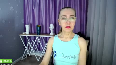 Snapshot of queen_a_n_i chatting on 02/01/25, 12:05 A N I  Ill be here on December 1st online show from 02/01/25, 12:05