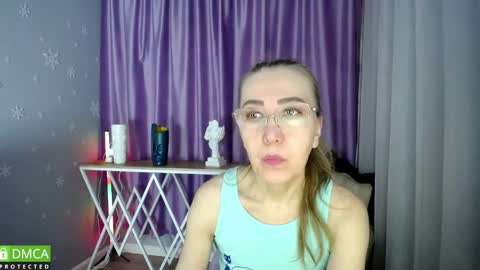 Snapshot of queen_a_n_i chatting on 02/21/25, 08:18 A N I  Ill be here on December 1st online show from 02/21/25, 08:18