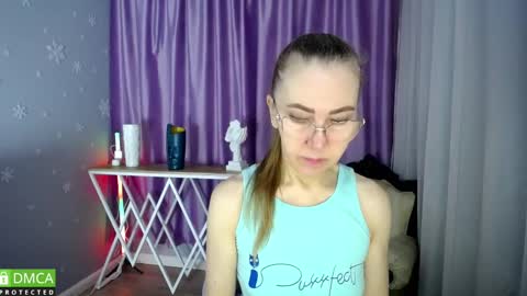 Snapshot of queen_a_n_i chatting on 02/28/25, 07:05 A N I  Ill be here on December 1st online show from 02/28/25, 07:05