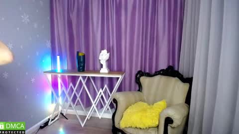 Snapshot of queen_a_n_i chatting on 09/15/25, 10:59 A N I  Ill be here on December 1st online show from 09/15/25, 10:59