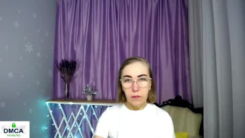 Snapshot of queen_a_n_i chatting on 04/27/26, 08:01 A N I Ill be here on December 1st online show from 04/27/26, 08:01