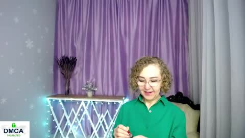 Snapshot of queen_a_n_i chatting on 05/16/26, 08:33 A N I Ill be here on December 1st online show from 05/16/26, 08:33