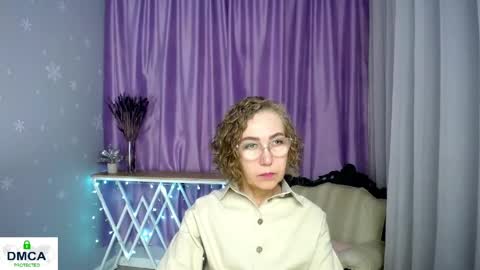 Snapshot of queen_a_n_i chatting on 06/04/26, 10:21 A N I Ill be here on December 1st online show from 06/04/26, 10:21