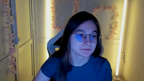 Snapshot of queen_amelie chatting on 04/23/26, 08:46 Amelie online show from 04/23/26, 08:46