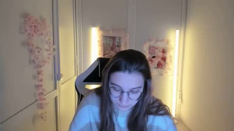 Snapshot of queen_amelie chatting on 04/29/26, 07:23 Amelie online show from 04/29/26, 07:23