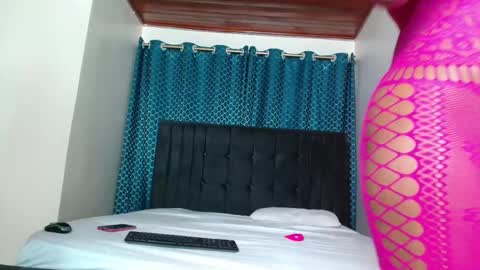 Queen armani online show from 02/28/25, 11:56