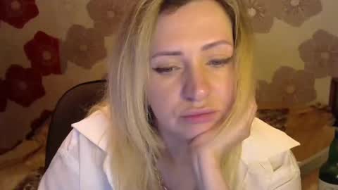 Queen Daenerys online show from 12/02/24, 01:14