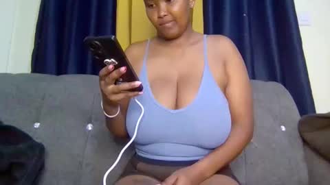 queen_doli online show from 04/27/26, 06:39